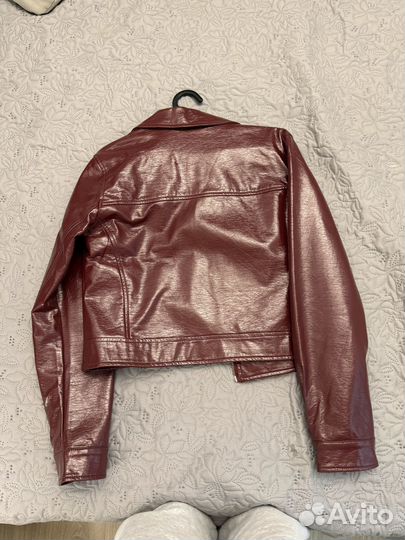 Кожаная куртка трендовая
