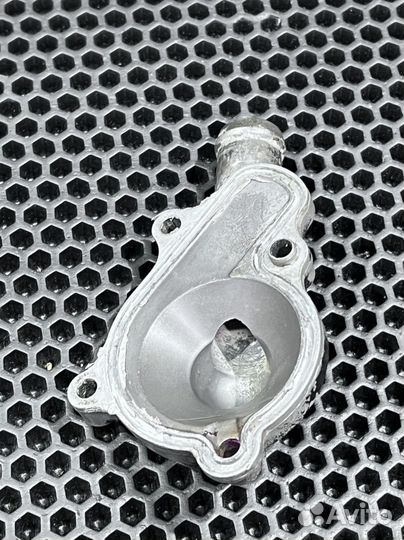 Крышка помпы Honda CRF 450R 2005-2008