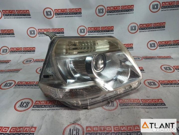Фара правая toyota sienta