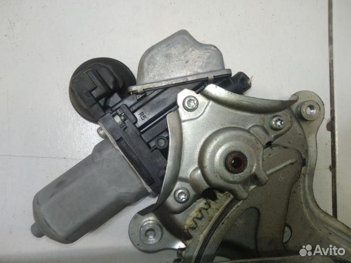 Стеклоподъемник электр. задний левый Toyota Camry XV50 рестайлинг (2014—2017)