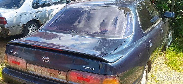 Стекло заднее Тойота Camry VZV33 prominent