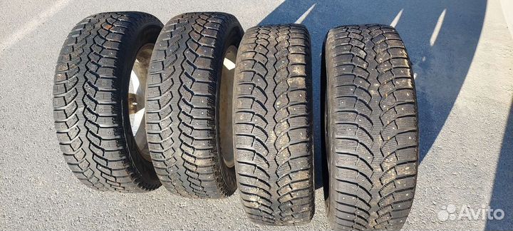 Bridgestone Blizzak LM-001 Evo 235/60 R17