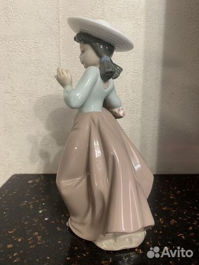 Фарфоровая статуэтка Nao Lladro