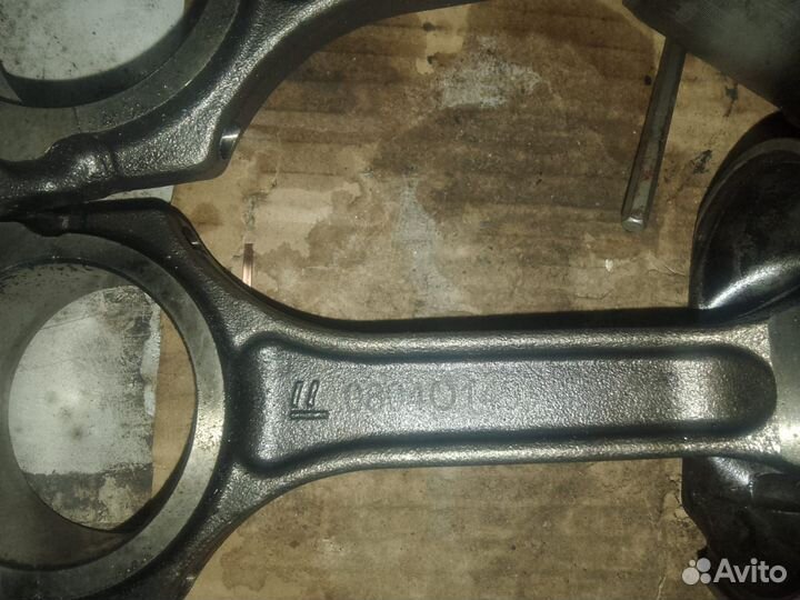 Поршень с шатуном Ford Transit 2.2