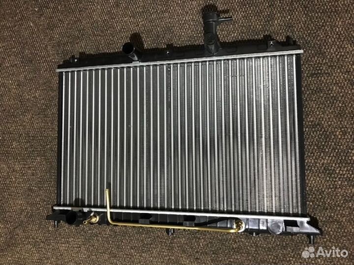 Радиатор охлаждения передний Kia Rio 2005-2012