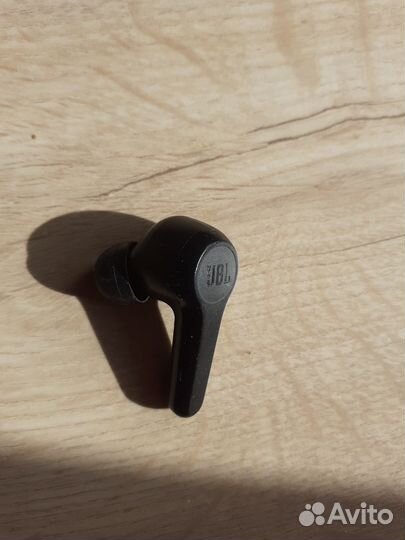 Беспроводной наушник