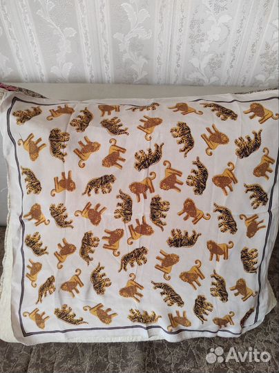 Шелковый платок шейный