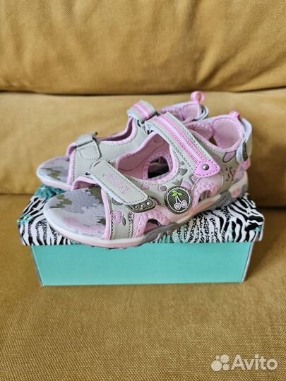 Сандалии новые