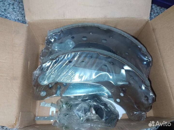 Тормозные колодки задние на audi 100 volkswagen