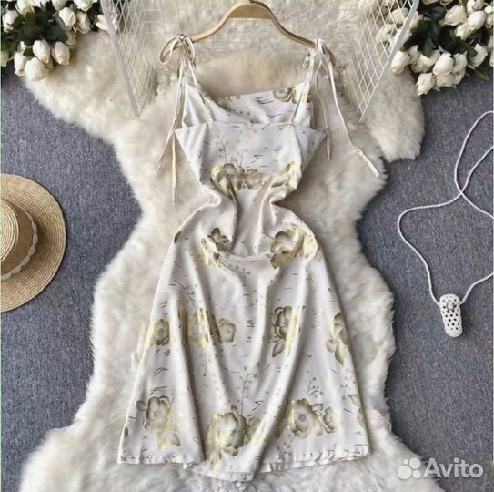 Платье женское новое 42 44