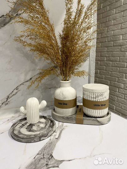 Изделия из гипса / декор / ваза с сухоцветами