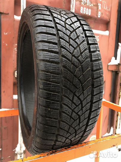 Goodyear UltraGrip Performance Gen-1 215/45 R17
