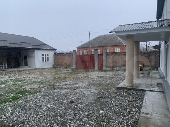 Здание, 400 м²