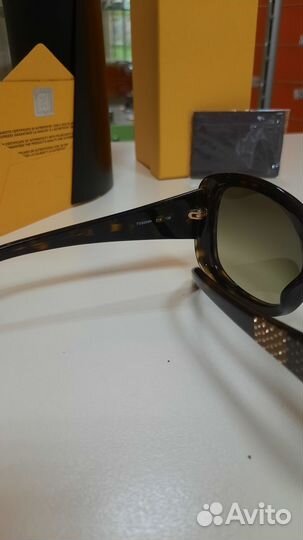 Солнцезащитные очки женские брендовые