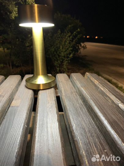 Лампа настольная