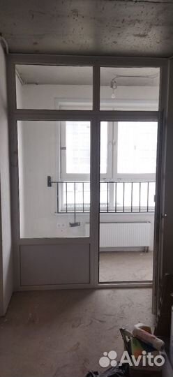 Балконная дверь с окном