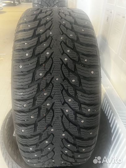 Оригинальный комплект зимних колес BMW R20