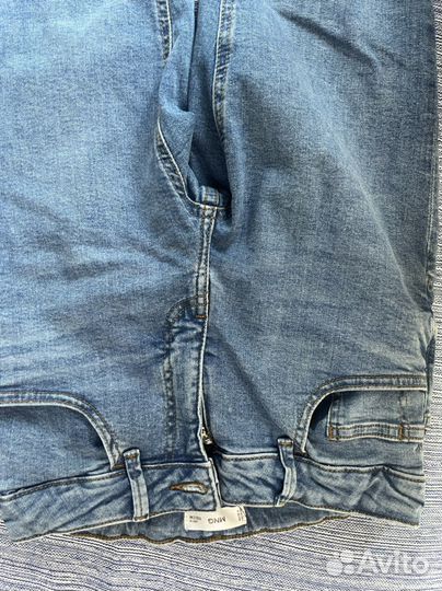 Джинсы mango