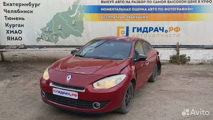 Решетка в бампер центральная Renault Fluence 62254