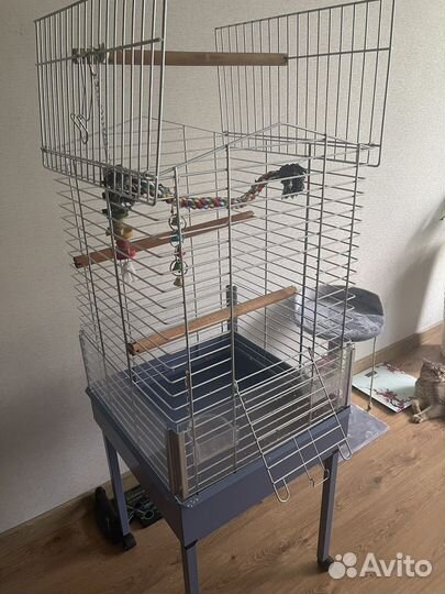 Большая клетка-вольер для крупных попугаев