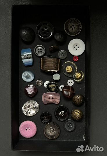 Коробка пуговиц