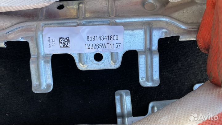 Шторка безопасности левая боковая на BMW F10