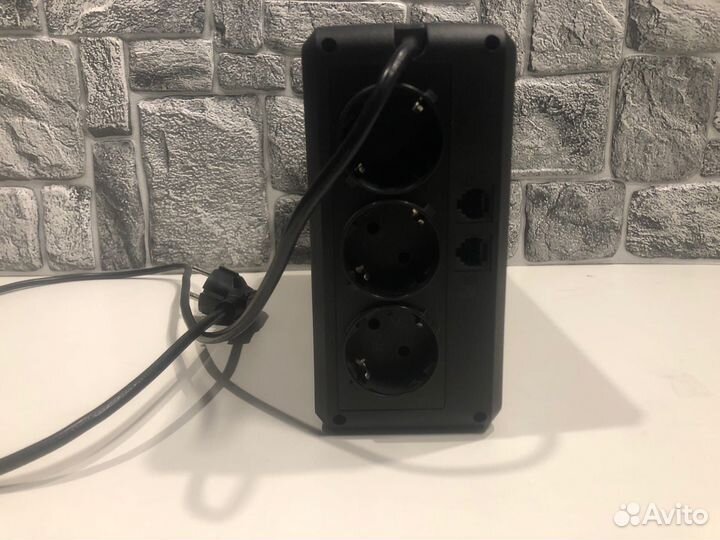 Источник бесперебойного питания cyberpower ut650eg