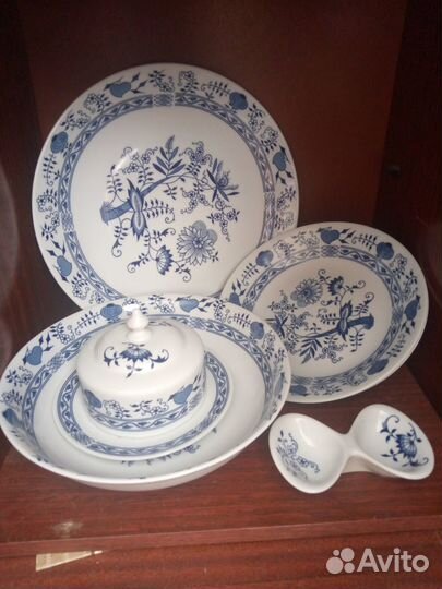 Фарфоровые тарелки