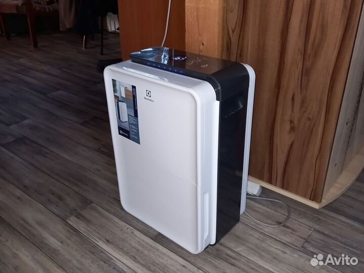 Осушитель воздуха electrolux EDM-35L