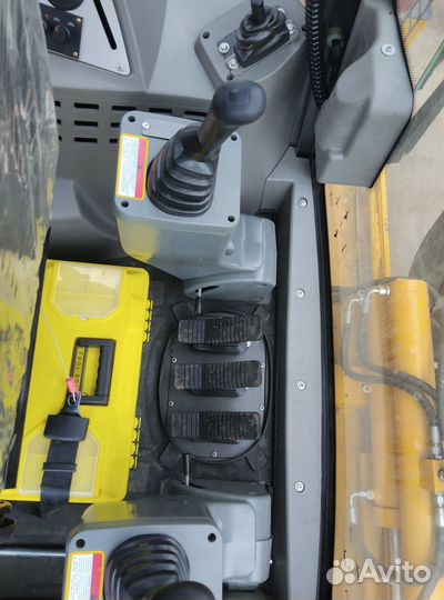 Экскаватор-погрузчик Force vector FV388T, 2024