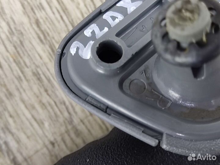 Козырек солнцезащитный правый Carina E