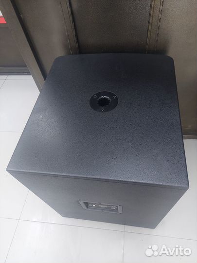 Пассивный сабвуфер EIectro-Voice ELX118p
