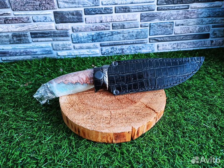 Нож из дамасской стали 