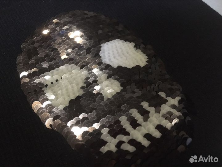 Шапка с аппликацией унисекс