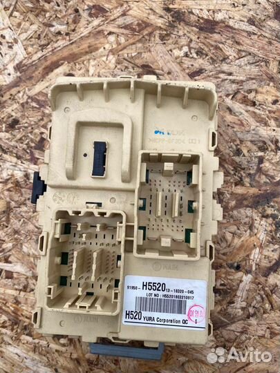 Блок предохранителей салонный Hyundai Solaris 2