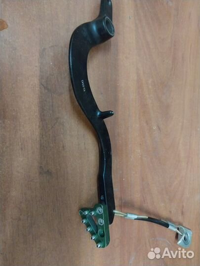 Лапка заднего тормоза кавасаки kx450f