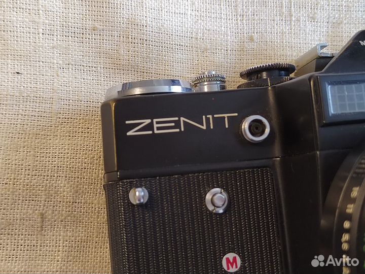 Зеркальный фотоаппарат 