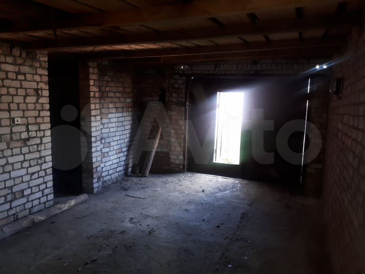 Гараж, > 30 м²