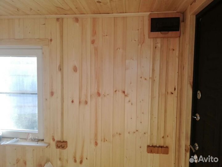 Электрик в деревянном доме