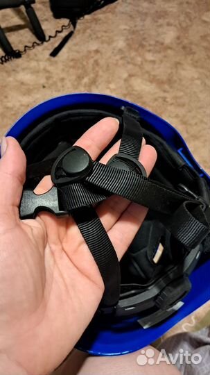 Каска для туризма