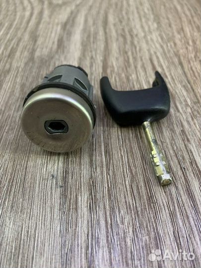 Замок зажигания Ford Fiesta