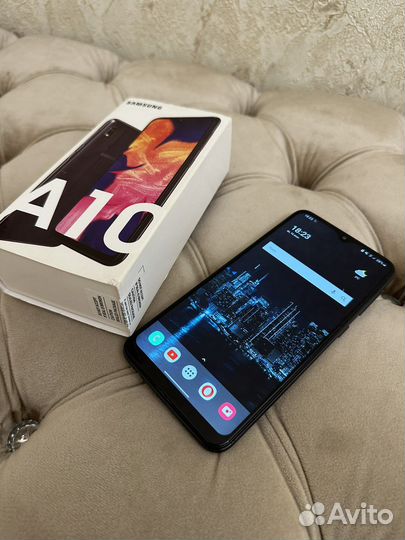 Samsung Galaxy A10, 2/32 ГБ