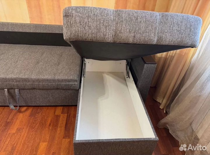 Диван-кровать угловой