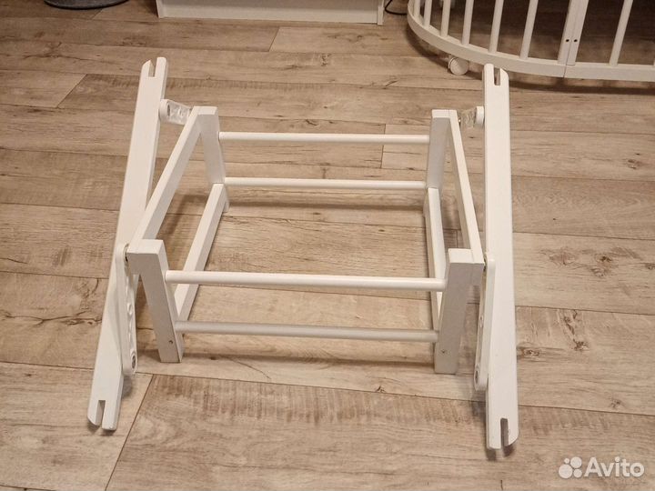 Маятник для круглой кроватки