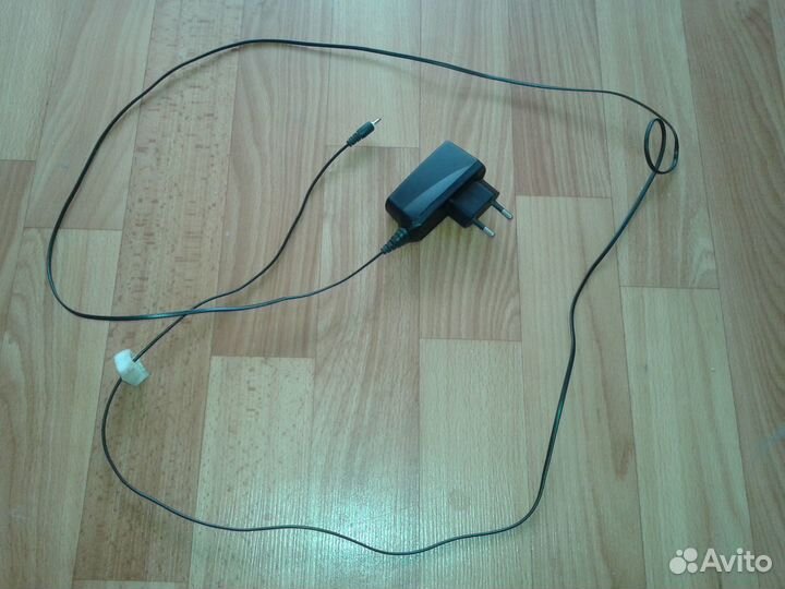 Зарядное устройство для телефонов Nokia (AC-8E)