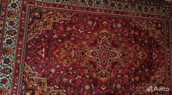 Ковер шерстяной