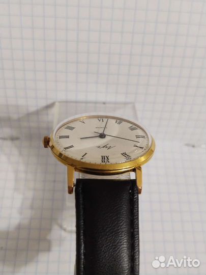 Позолоченные часы Луч Де Люкс Ультратонкие Ау10