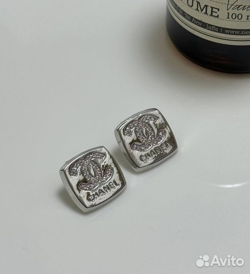 Стильные серьги Chanel