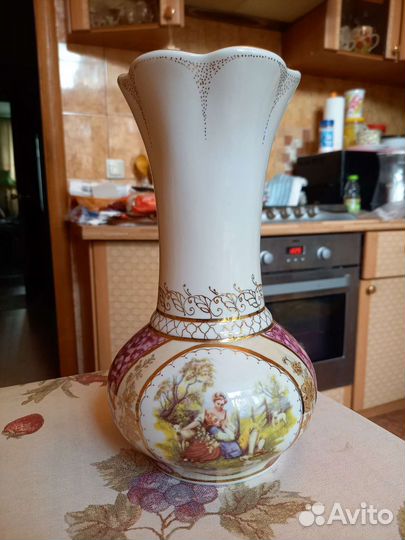 Ваза для цветов, фарфор