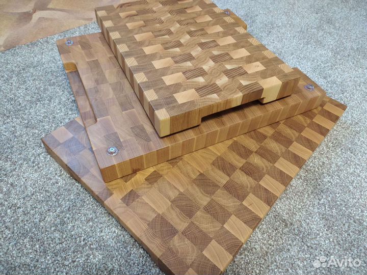 Торцевая разделочная доска из дуба и ясеня